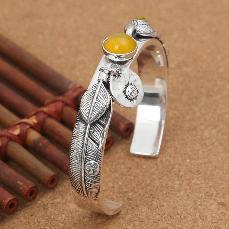 厂家批发S925纯银饰品日韩风镶嵌黄玉髓吊牌羽毛活口手镯