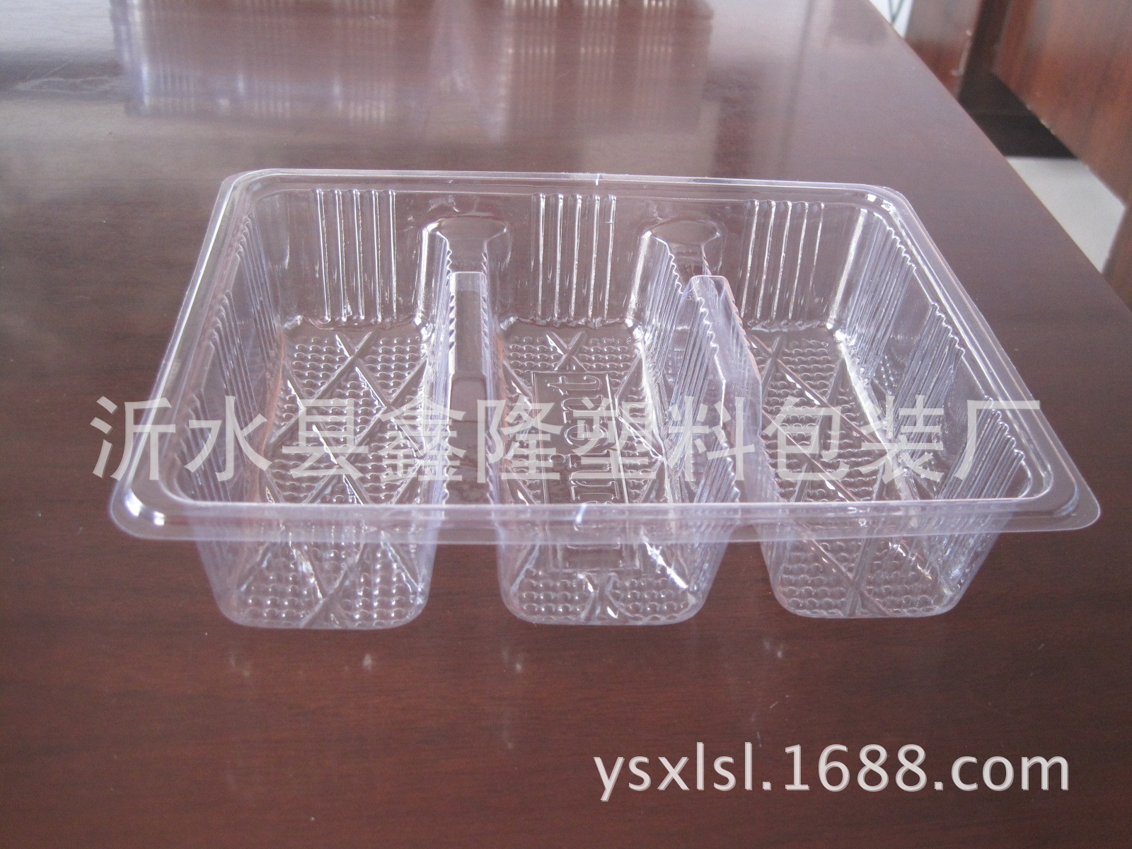 山东厂家大量批发塑料托盒，饼干盒，吸塑托盒，食品包装盒