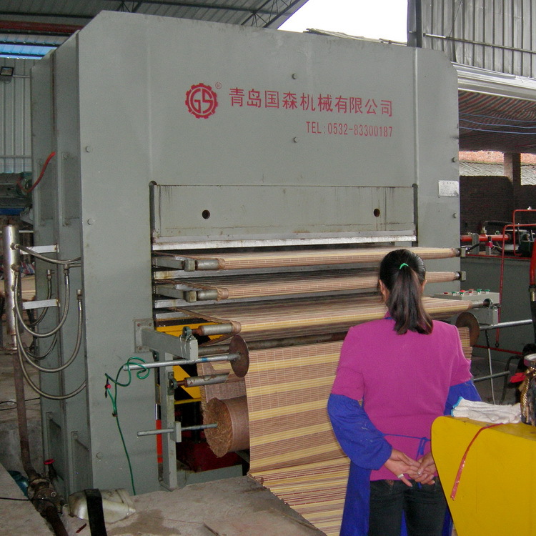 青岛国森机械生产高档1200T竹凉席、草席压布机设备