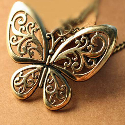Retro court heavy industry Hollow Butterfly Necklace sweater chain Japan and South Korea grace Ladies wind