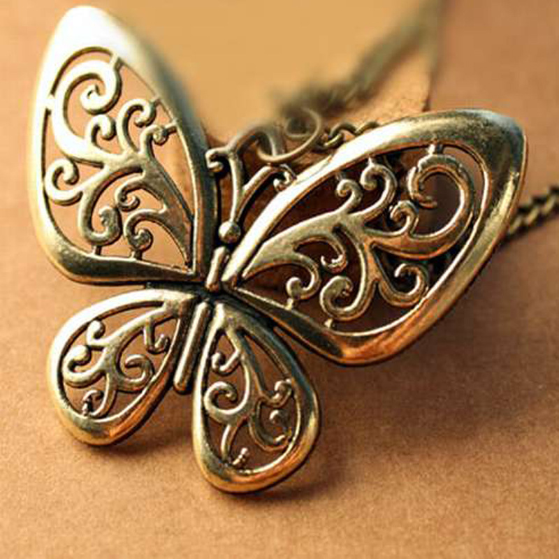 Retro court heavy industry Hollow Butterfly Necklace sweater chain Japan and South Korea grace Ladies wind