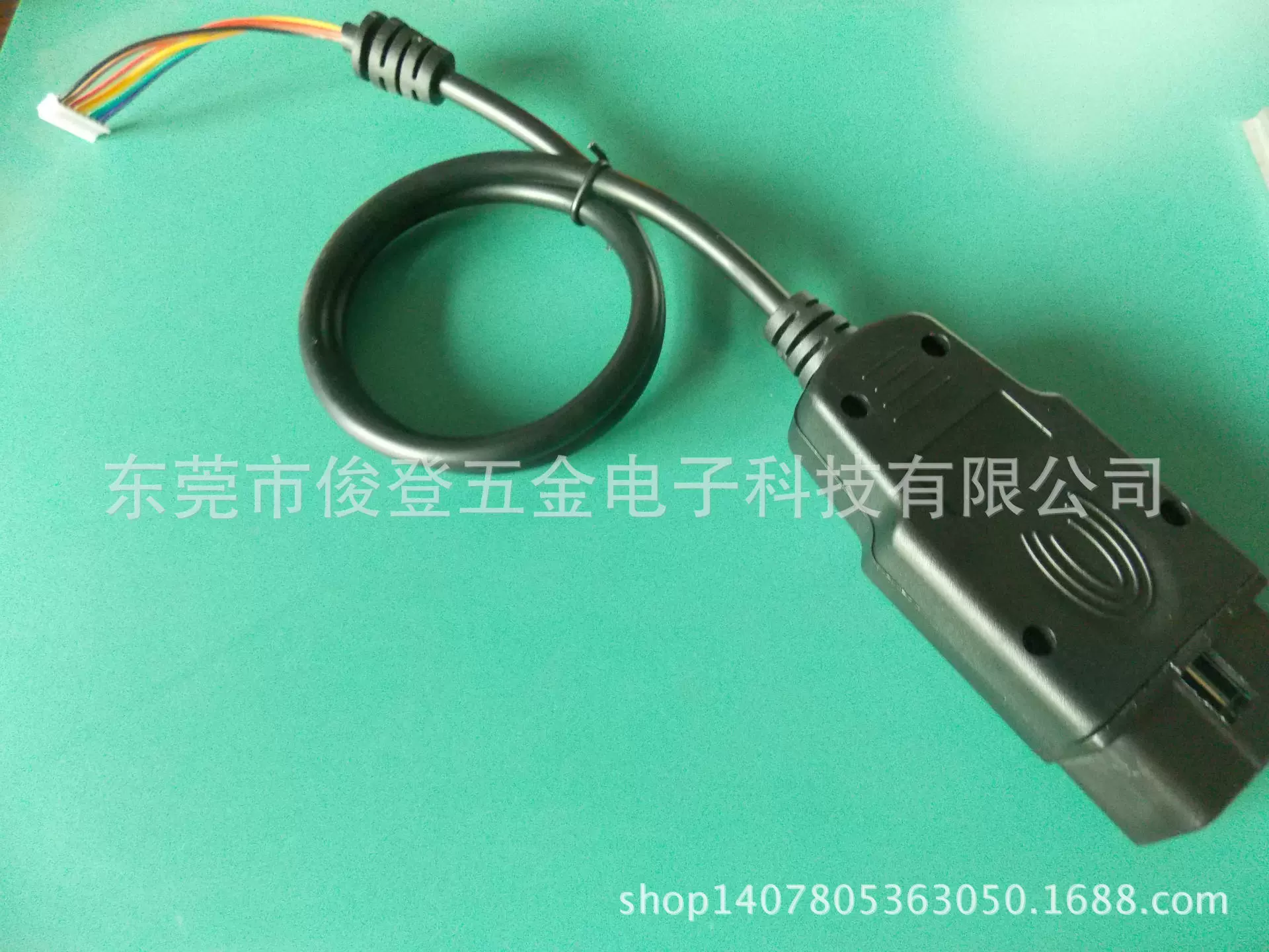 Производитель продает удлинитель OBD2 для декодера