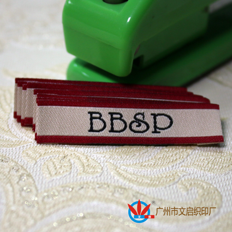 供应出口外贸儿童衣服男女装烫色标 彩色标主标 领标织唛标签生产