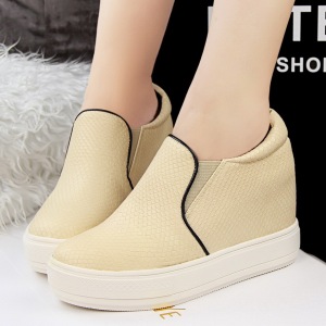 White shoe A029-1