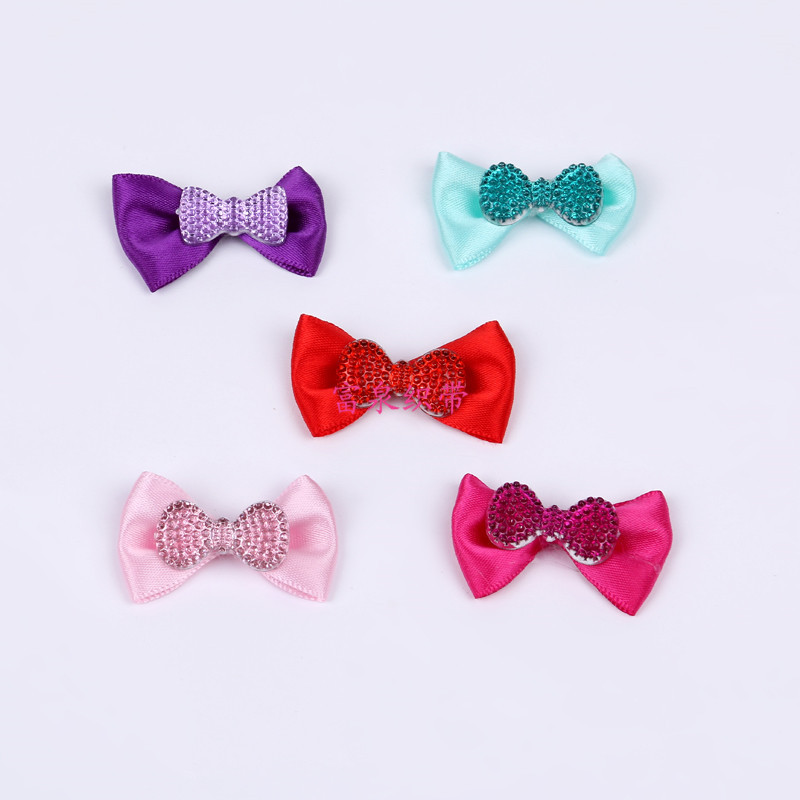 Cartoon hairgrip with bow
