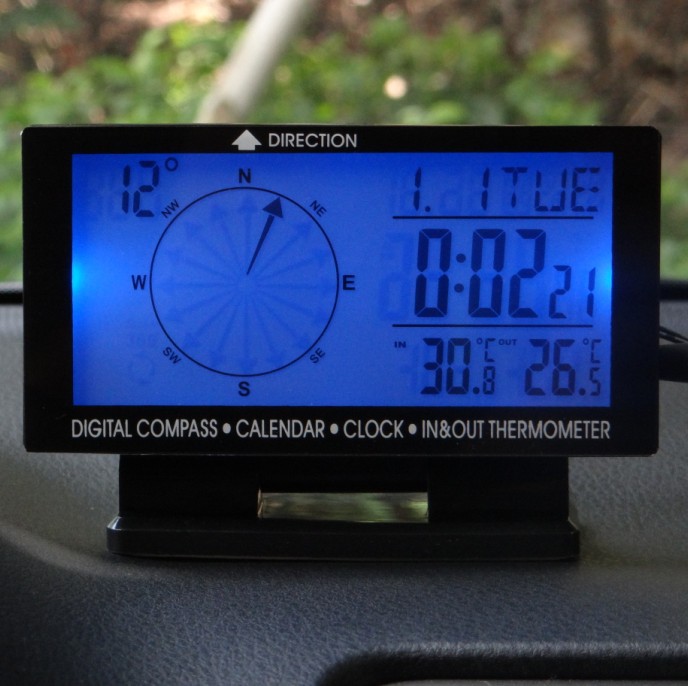 Electronic thermometer for car