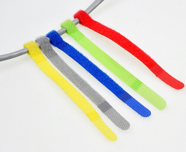 供应魔术贴绑带、带扣魔术贴捆扎带、印LOGO绑带、充电器扎带