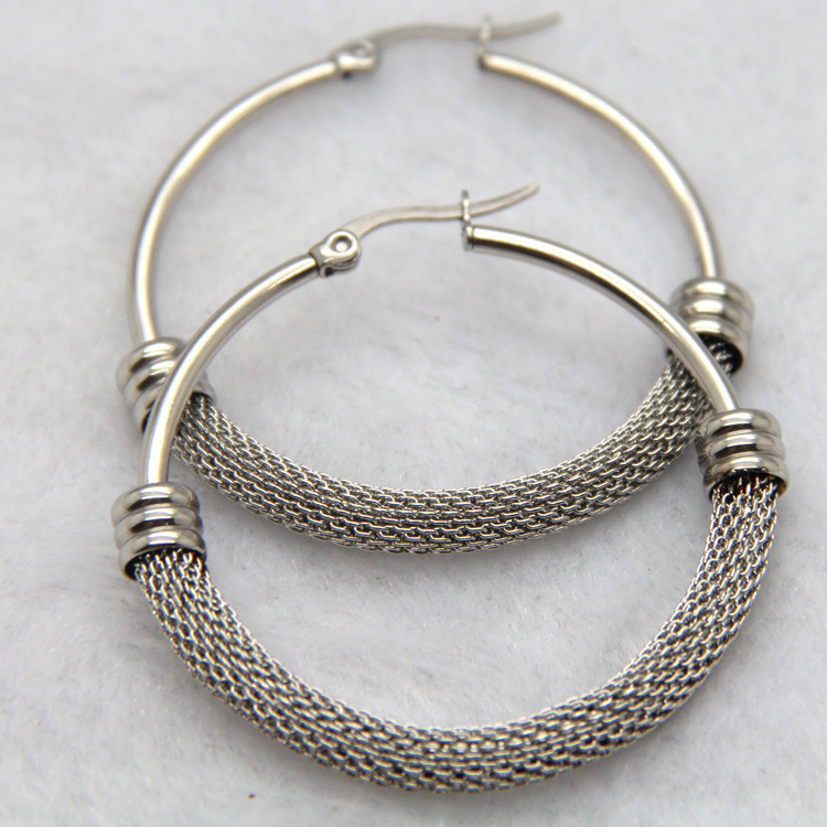 1 Pair Fashion Grid Plating Stainless Steel Titanium Steel Hoop Earrings display picture 3