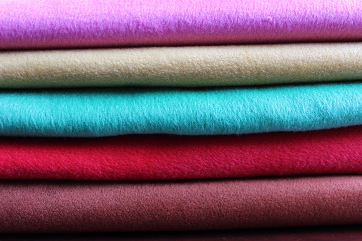 厂家直销全涤单面顺毛，阿尔巴克，580G/M 可来样