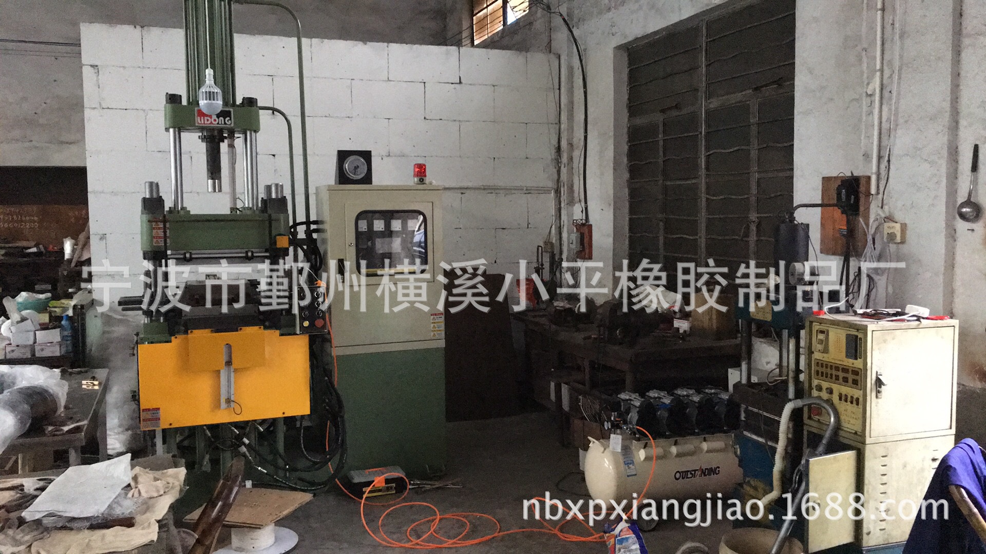 DCAFB75C1E976F1CEEB63BFB2E3FFF