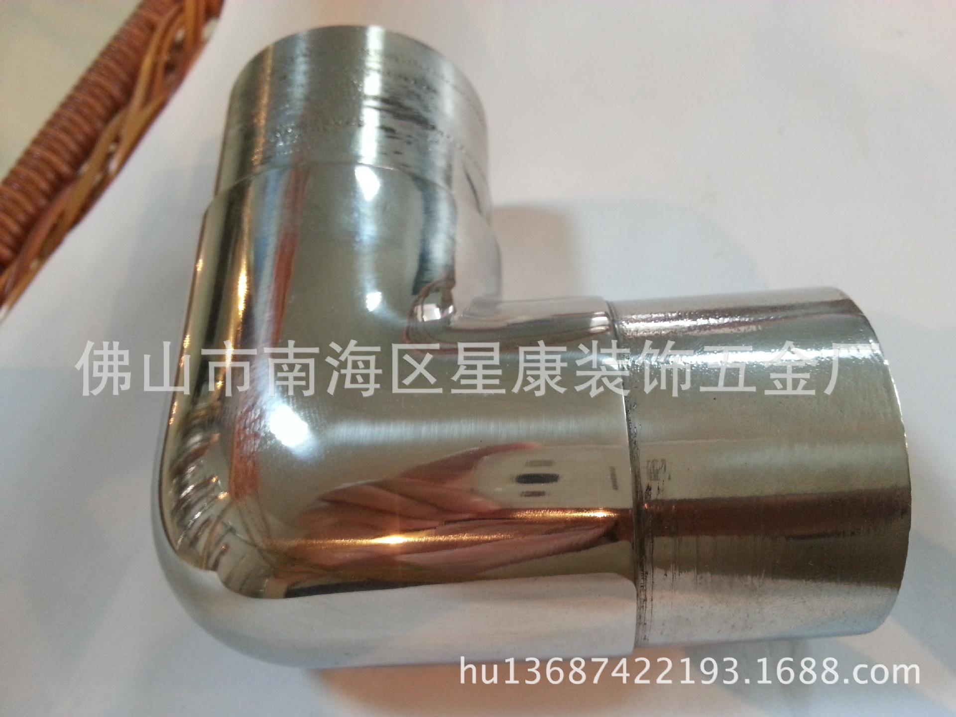 不锈钢90度槽管弯头 不锈钢圆管弯头 不锈钢七字弯头 楼梯配件