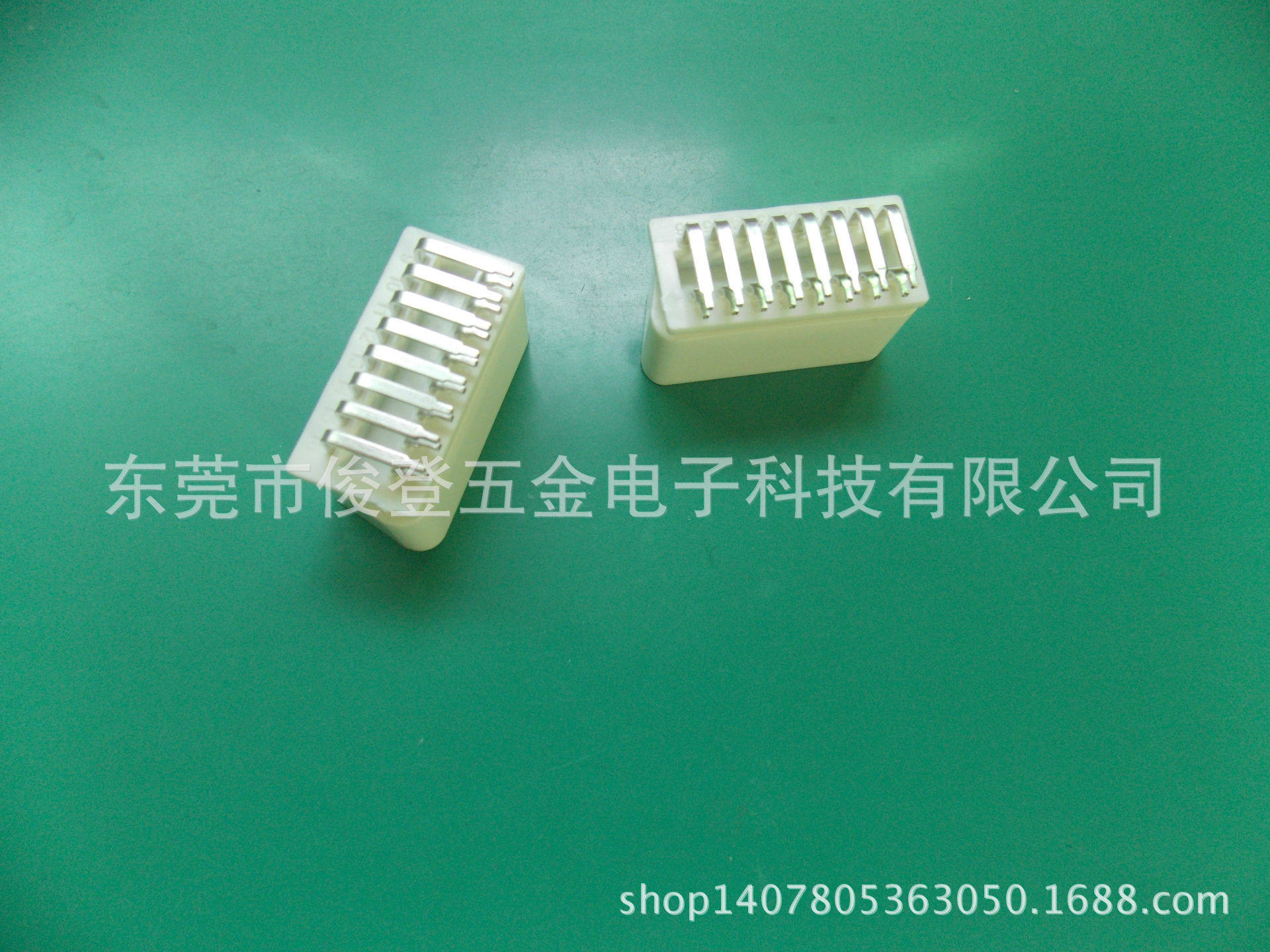 Manufacturer sells OBD2 plug, suitable for GPS and diagnostic equipment