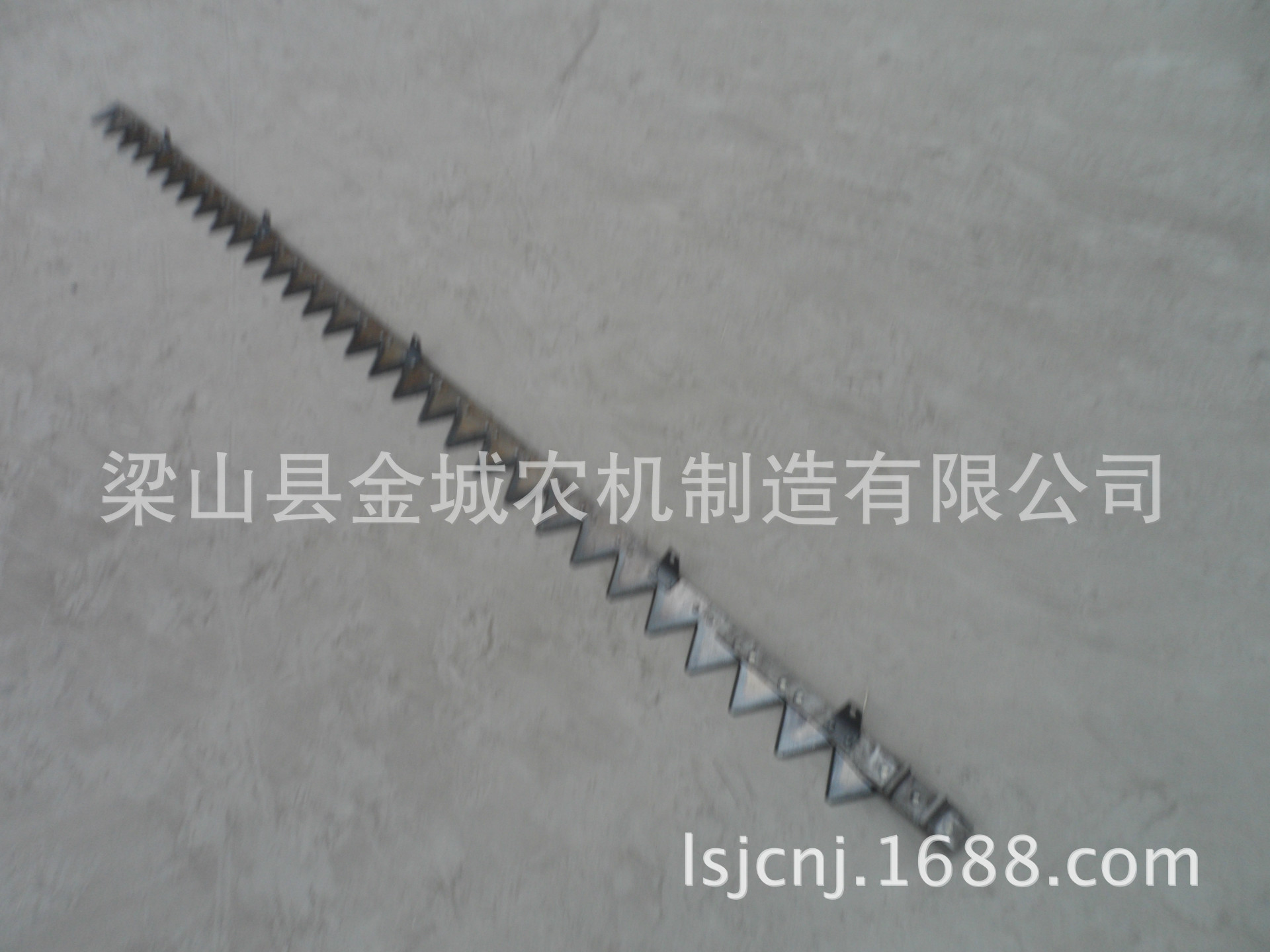 沃得锐龙2015款2.2米刀杆总成，刀片采用65锰高频淬火热处理工艺