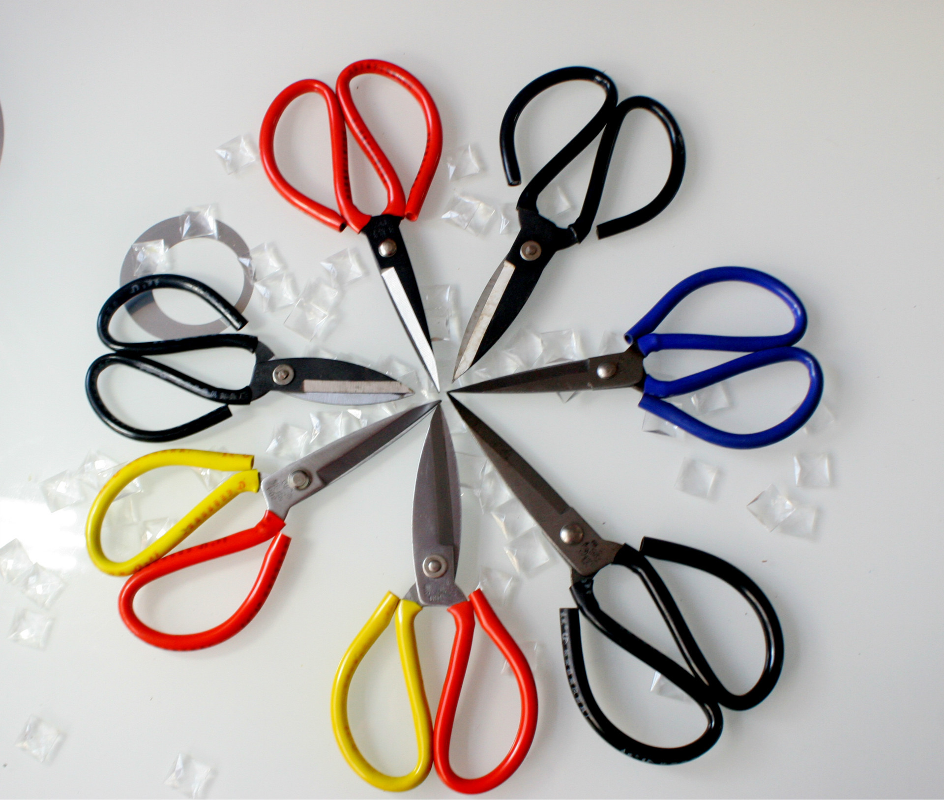 Linyi hardware household scissors Civil scissors Sets of plastic scissors Hand shears Industrial scissors Manufactor
