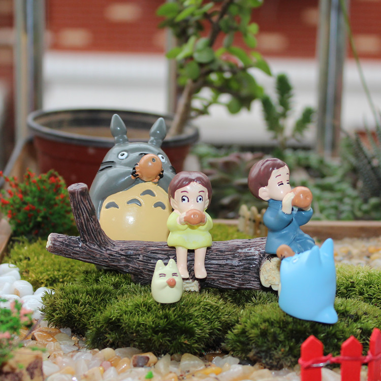 Hayao Miyazaki Scene Tree Branch Blowing Xun Totoro Boys Girls Resin Crafts Micro Landscape Landscaping Doll Hayao Miyazaki Scene Tree Branch Blowing Xun Totoro Boys Girls Resin Crafts Micro Landscape Landscaping Doll