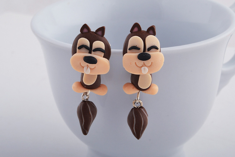 Bijoux En Argile Molle Écureuil De Bande Dessinée Animaux Fendu Boucles D&#39;oreilles En Gros Nihaojewelry display picture 6