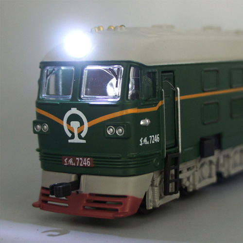 【Boxed】1:87 Dongfeng Diesel Locomotive Classic Train Engine Alloy Sound and Light Train Model Toy Car 839B