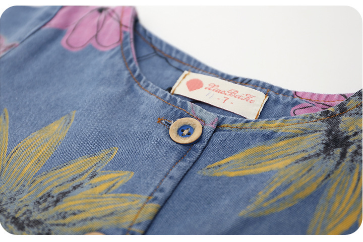 2304741814_585420474