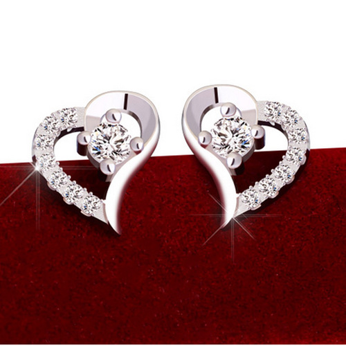 Heart-shaped stud earrings for women, Korean style, fashionable and versatile, diamond-encrusted earrings manufacturer wholesale