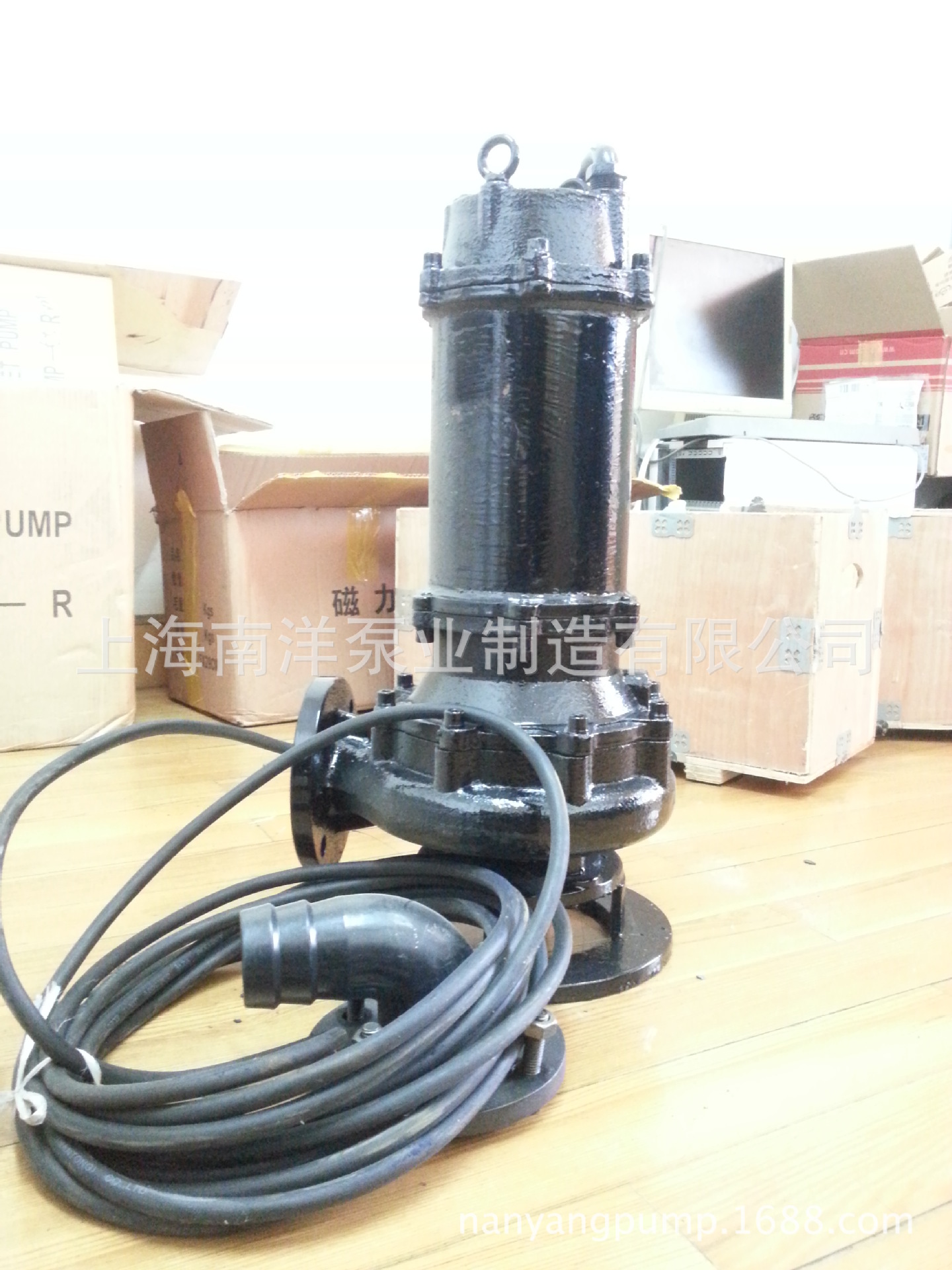 生产供应不锈钢潜水泵QWP32-12-15-1.1