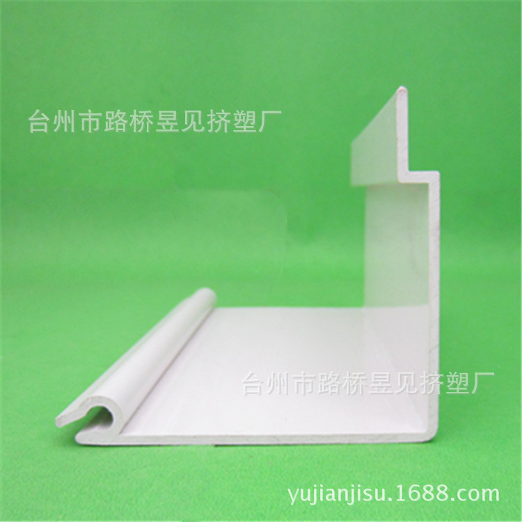 Productos de extrusión de plástico PVC Puerta de plástico y perfil de ventana Placa de PVC placa de plástico Procesamiento de extrusión de productos personalizados