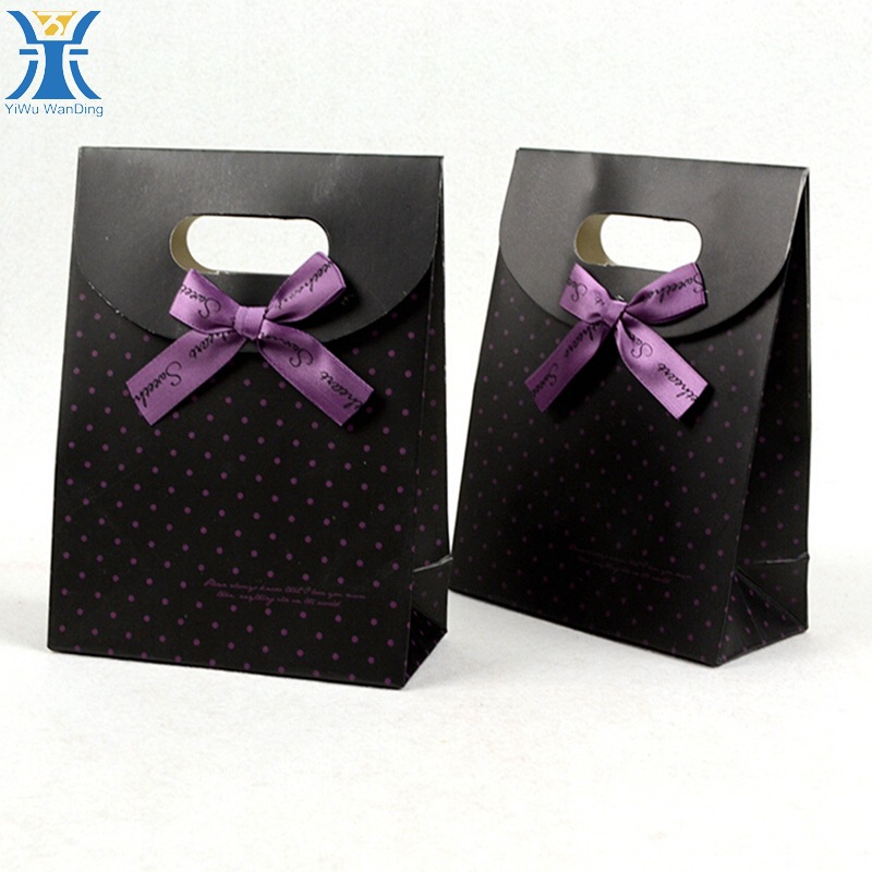 厂家定制 韩式精美礼品袋 黑底紫色点点 粘扣纸袋 翻盖礼物袋