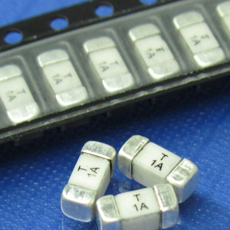 LED照明用方头贴片保险丝250V/ 3A