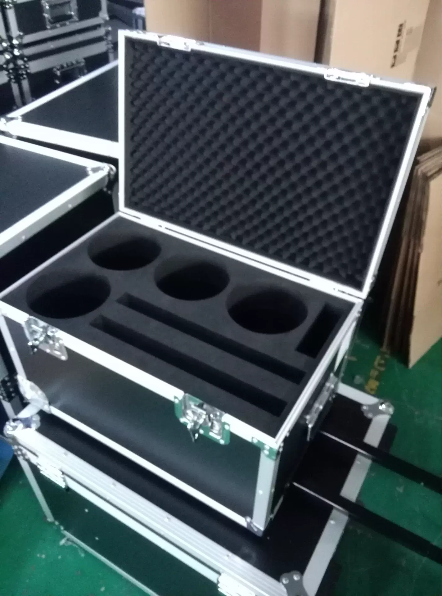 Коробка из алюминиевого сплава Xiamen, оптовая продажа, коробка для полета Xiamen, коробка для инструментов, настраиваемая упаковочная коробка из алюминия и золота