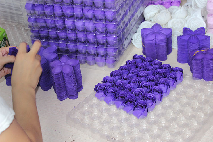 2488104750_1947137555