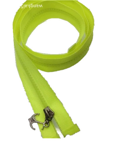 2238152533_1604105546.jpg_.web