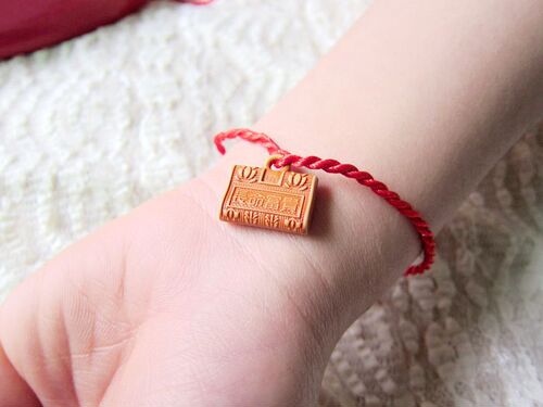 Hot-selling items at street stalls: big fish red rope braided children's bracelets for the year of birth, wholesale promotional small gifts, gift bracelets