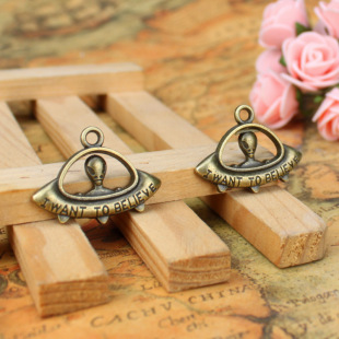 diy����Ʒ31*23MM�Ͻ�̫���w��UFO�����ˏ͹źϽ����l�Ʒ