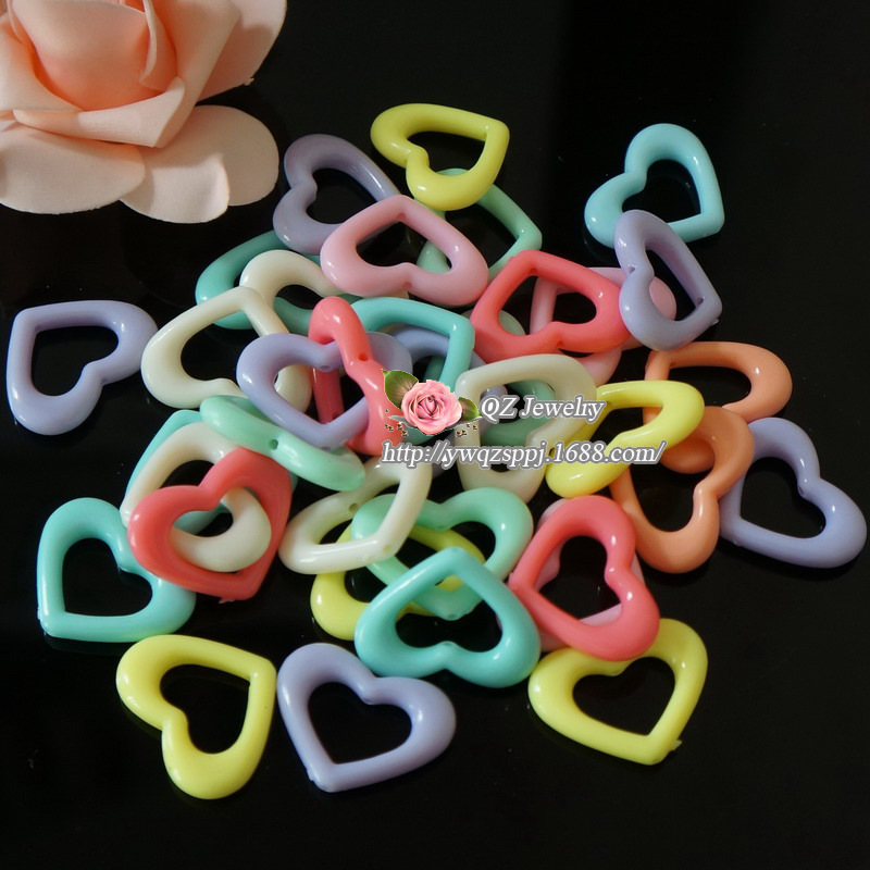 DIY children's educational accessories, heart-shaped hand-woven materials, acrylic heart-shaped pendants, necklaces and accessories detail image 3
