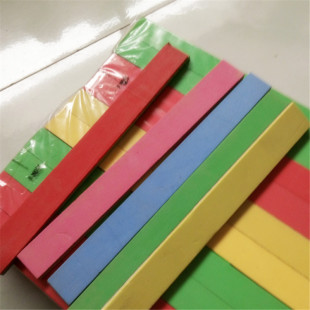 �O�����l����ĭ��ľ��ɫ�Ӿ��壬�˒��