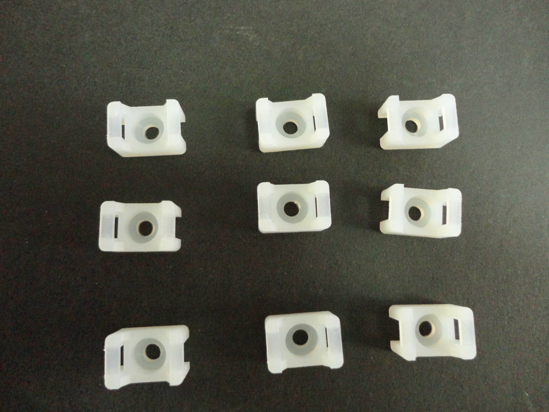 华达厂家直销 马鞍形扎带固定座孔线固定座 STM-2  100只