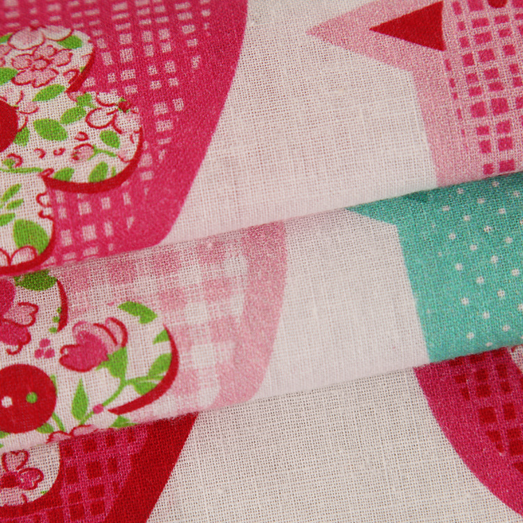 厂家直供 全棉印花布料 卡通家纺棉布现货 服装时装面料