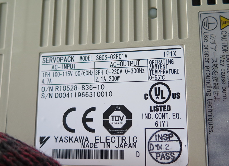 台州信达 库存全新安川驱动器 SGDS-02F01A 保修半年