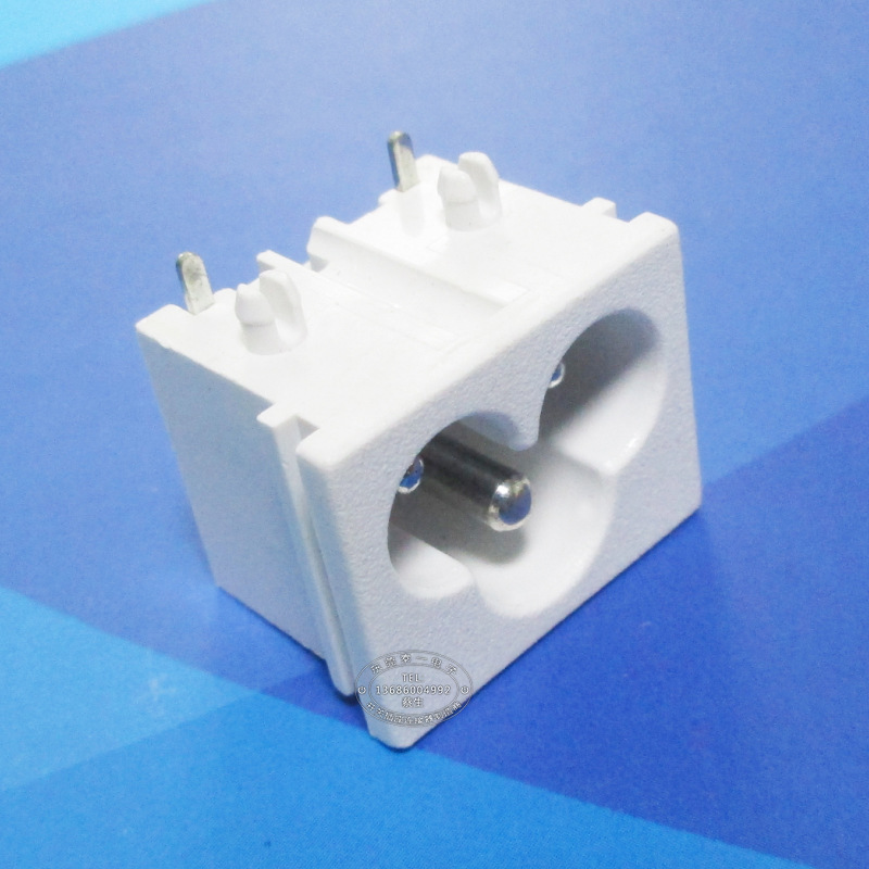 卡槽式双定位柱白色充电接口23*18两脚90度焊板式AC电源插座DB-6