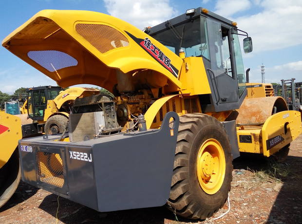 优质二手22吨徐工震动压路机，徐工XS223J压路机