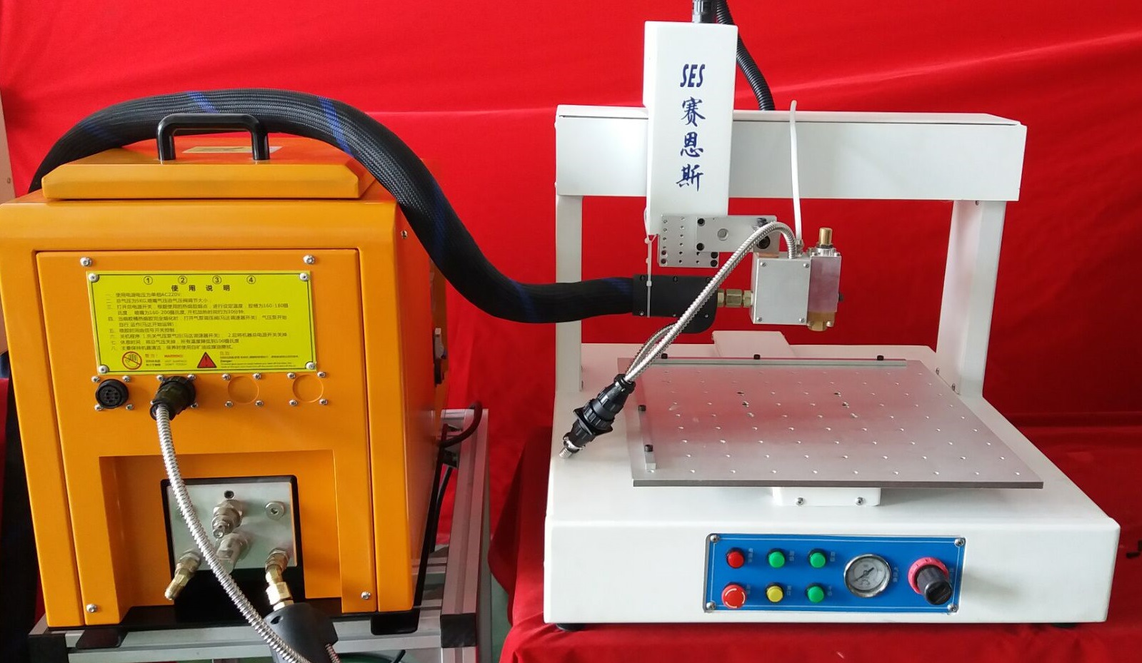 可选多头微调胶筒夹具，多头同时作业热熔胶设备