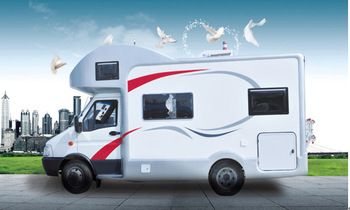 【小型房车内部图片】国产小型房车价格_拖挂