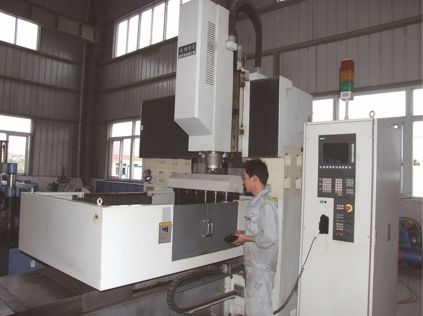 厂家直销QC12Y-25X2500剪板机液压剪板机摆式剪板机金属板材剪切专用机械