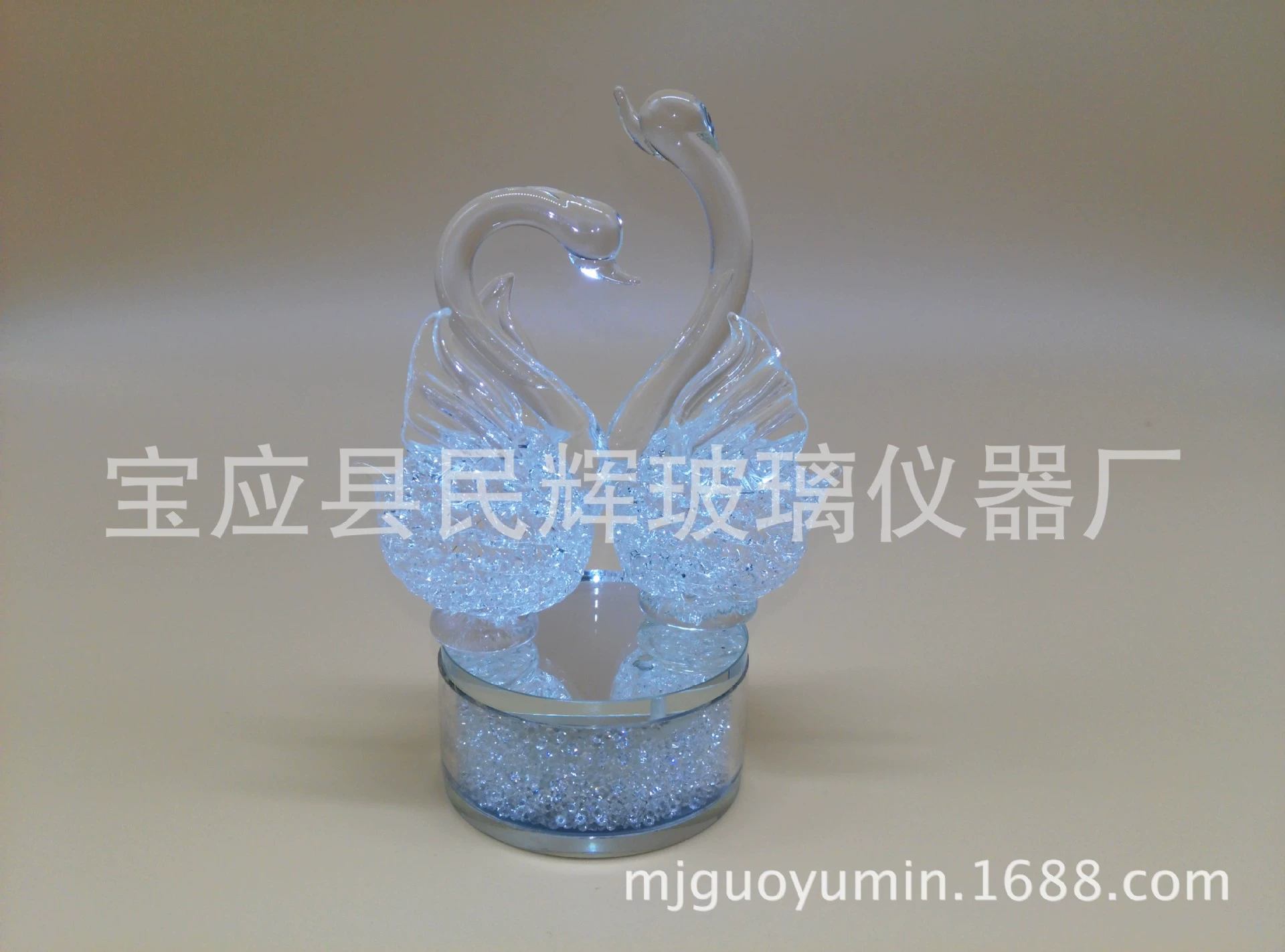 Матовая хрустальная стеклянная пара лебедь автомобильная парфюмерная украшение хрустальная музыка трансформирующая творческая домашняя украшение