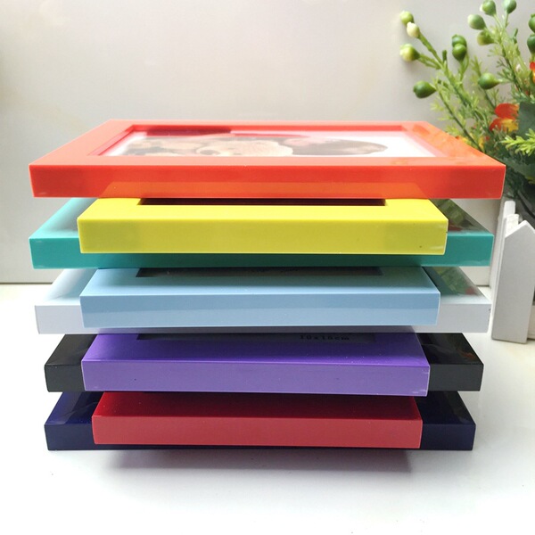 Plastic photo frame