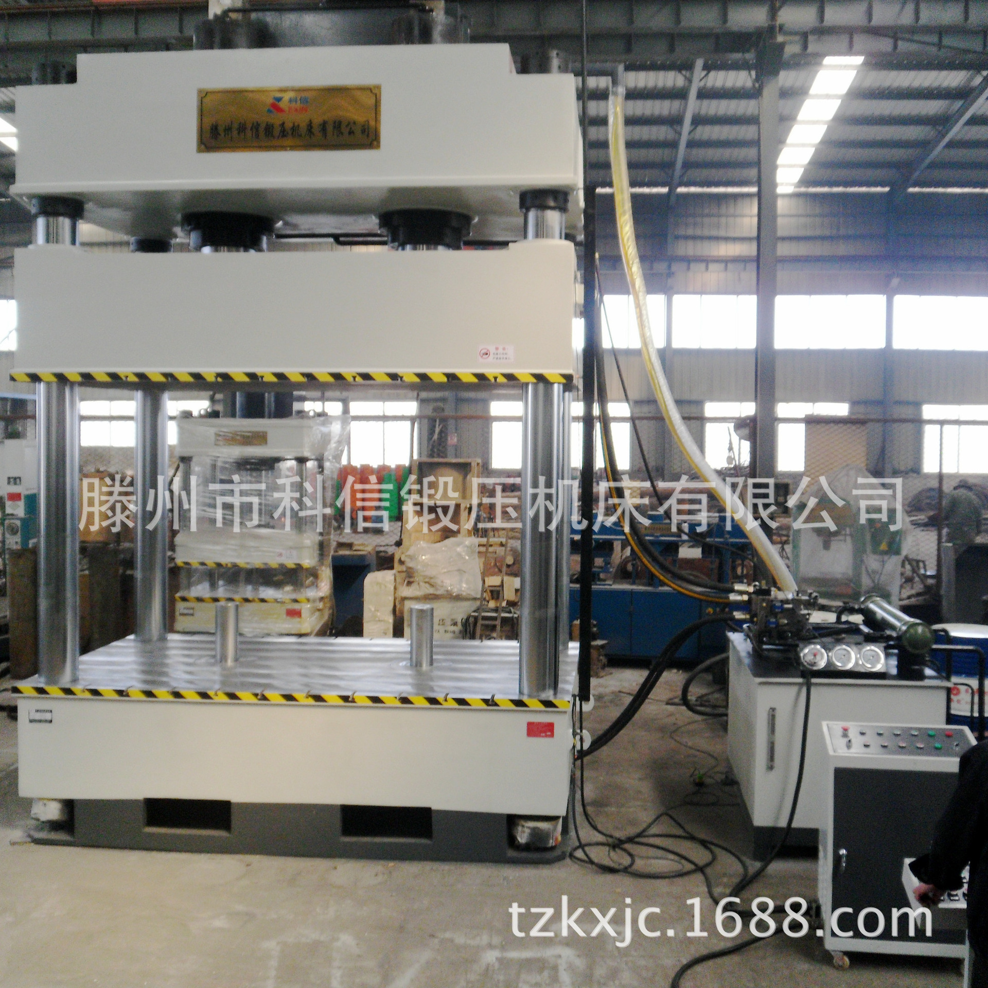 专业厂家可定做非标三梁四柱液压机 500T四柱液压机 欢迎致电咨询