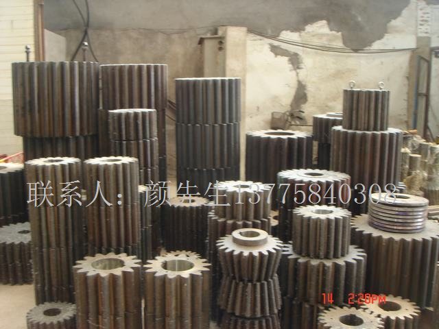 常用小齿轮模数齿数配置烘干机小齿轮易损配件跑圈铸钢齿圈