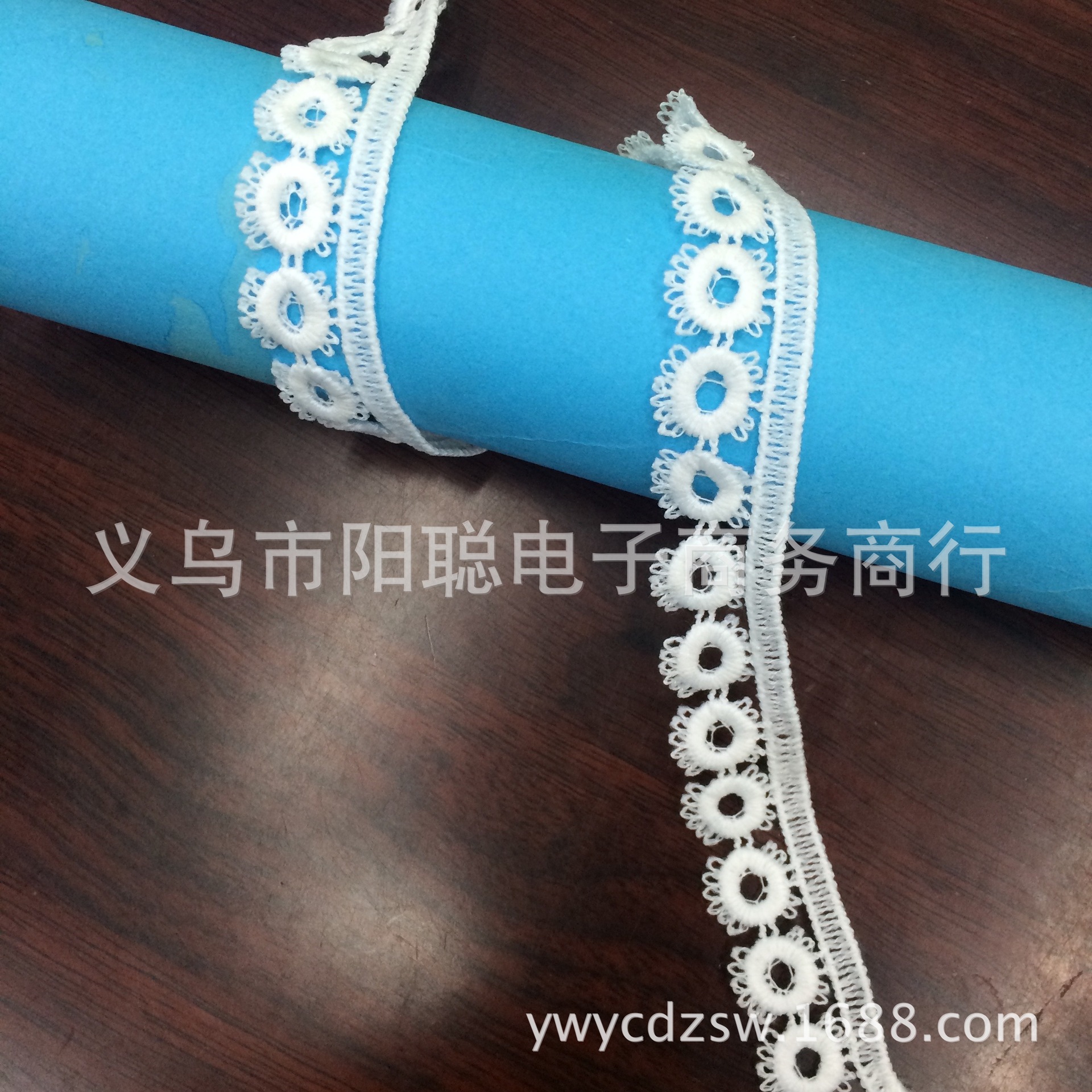 眼睫毛花边卷福图