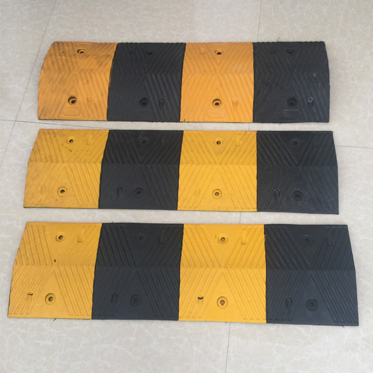 优质胶减速带坡道公路道路减速板汽车停车斜坡缓冲带减速垄