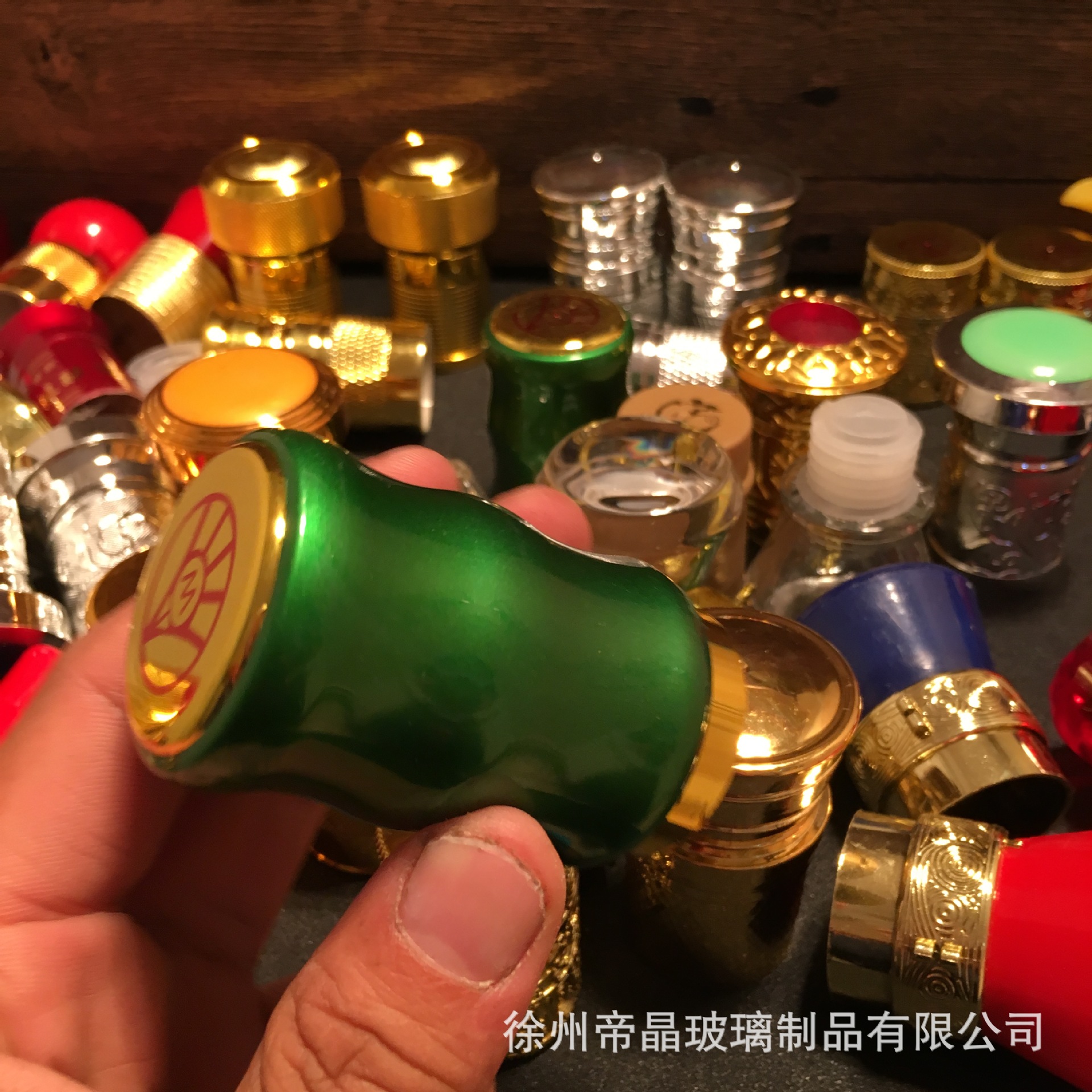 实木杯盖创意鸡尾酒烟熏器 亚马逊酒吧调酒木头威士忌烟熏器套装-阿里巴巴