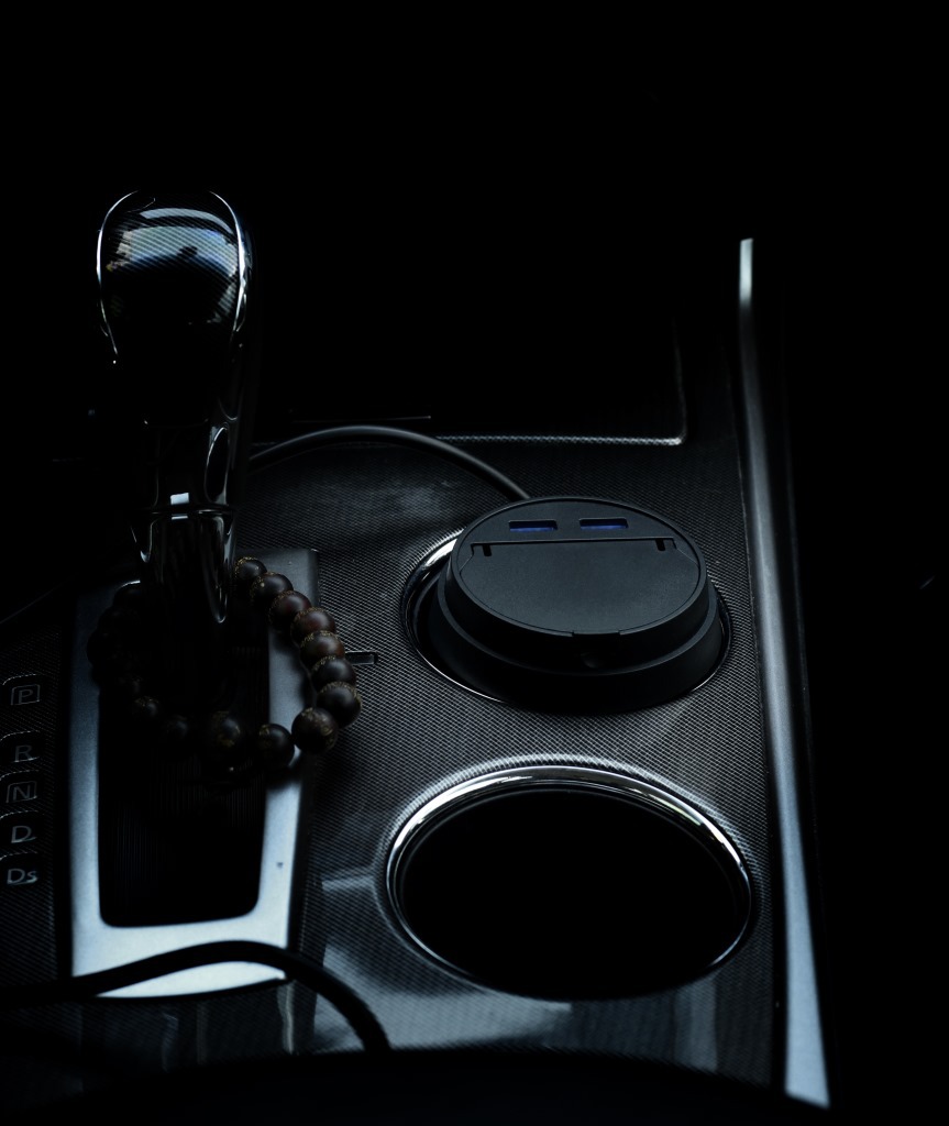 杯式一拖二点烟器双USB烟灰缸车载小储物罐方便实用厂家直销